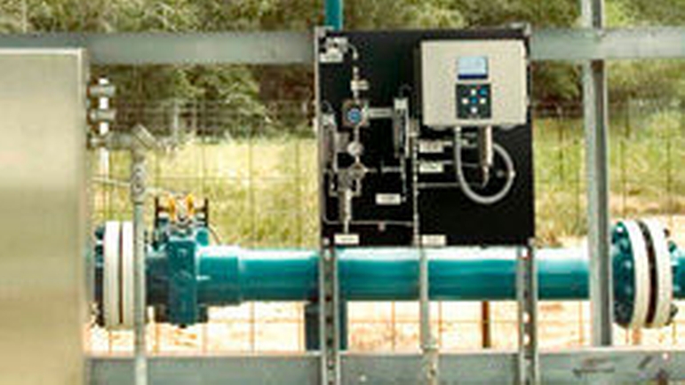 Installed photo of QF Analyzer measuring natural gas