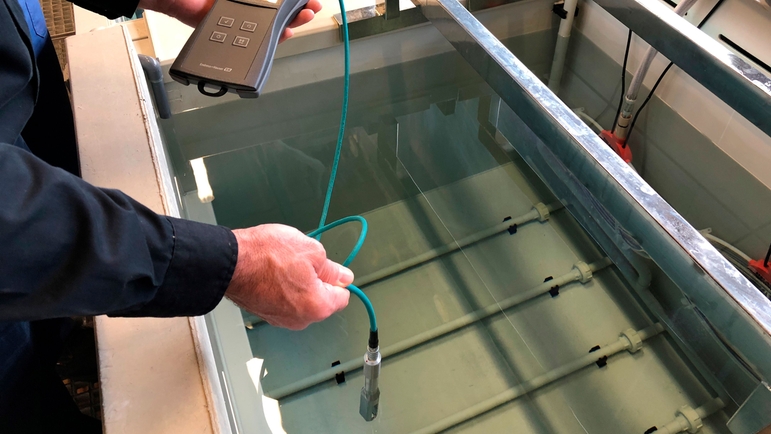 Picture of Measuring the concentration in the passivation bath using the Teqwave T