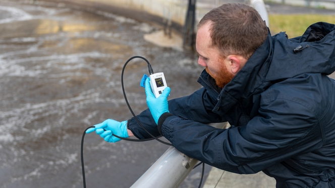 Verification of a do measuring point with portable oxygen meter